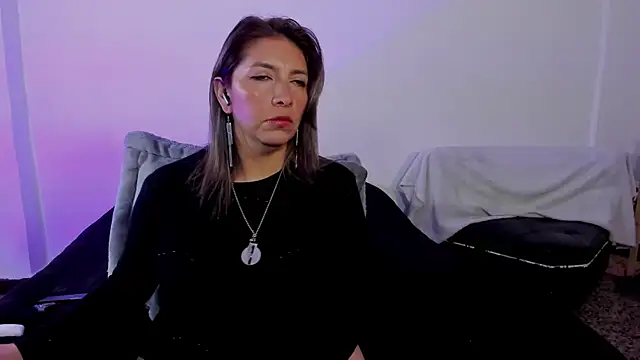 Snapshot of MichelleManson chatting on November 28, 10:07 am MichelleManson online show from November 28, 10:07 am