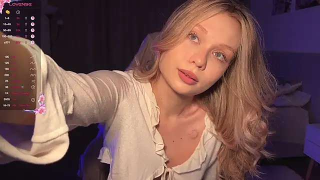 diaanona online show from December 5, 8:05 pm