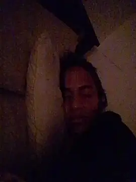 AlexaWarner online show from December 4, 5:43 pm