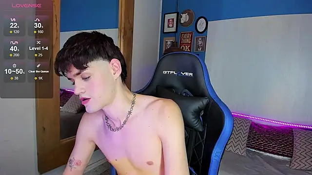 VladHellsing4 online show from February 28, 3:04 pm