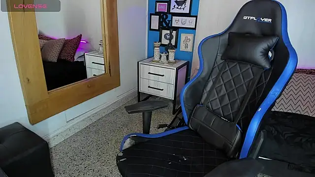 VladHellsing4 online show from March 6, 12:41 pm