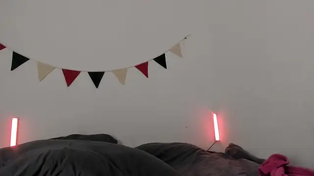 MiaDavis21 online show from October 16, 5:47 pm