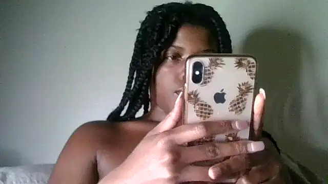 Snapshot of CaramelGoddessxoxo chatting on July 25, 5:21 pm CaramelGoddessxoxo online show from July 25, 5:21 pm