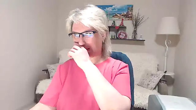 FleurMays online show from May 1, 1:43 am