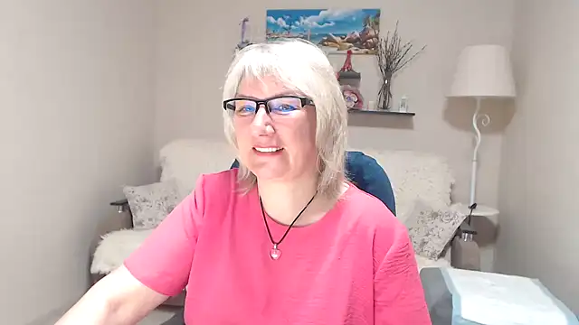 Snapshot of FleurMays chatting on May 6, 3:02 am FleurMays online show from May 6, 3:02 am