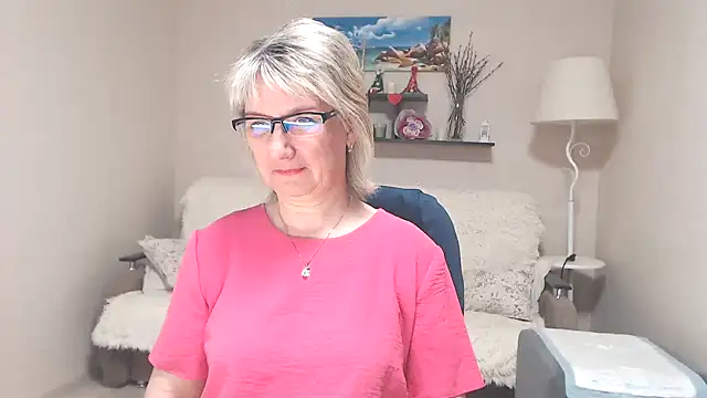 Snapshot of FleurMays chatting on May 28, 3:59 am FleurMays online show from May 28, 3:59 am