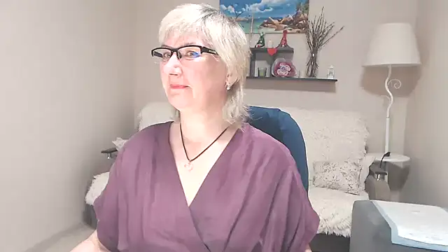 Snapshot of FleurMays chatting on May 31, 4:09 am FleurMays online show from May 31, 4:09 am
