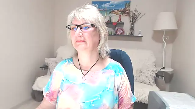 Snapshot of FleurMays chatting on June 11, 4:10 am FleurMays online show from June 11, 4:10 am