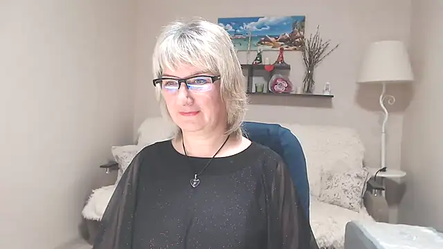 Snapshot of FleurMays chatting on June 13, 5:16 am FleurMays online show from June 13, 5:16 am