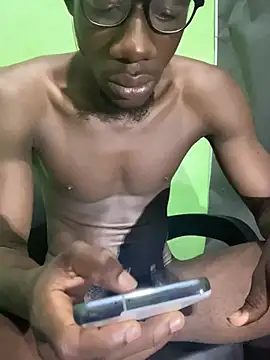 Snapshot of BigMan_BigDick chatting on July 18, 4:16 am BigMan BigDick online show from July 18, 4:16 am