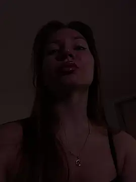 Snapshot of Goddess_Squirt_ chatting on April 7, 1:39 am Goddess Squirt online show from April 7, 1:39 am