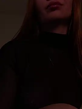 Snapshot of Goddess_Squirt_ chatting on April 22, 1:30 am Goddess Squirt online show from April 22, 1:30 am