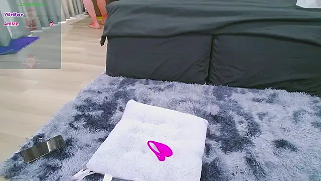 Snapshot of Chinhh9-9 chatting on December 25, 3:50 am Chinhh9-9 online show from December 25, 3:50 am