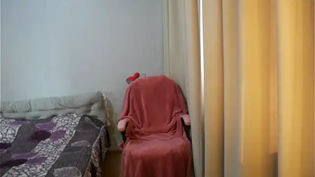 Sophiloren online show from February 9, 10:30 am