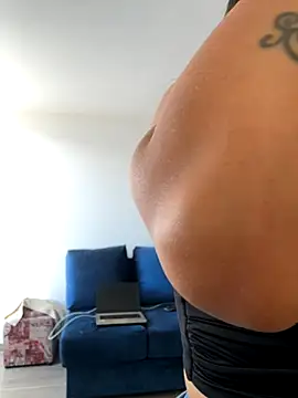 Snapshot of SofiaG_ chatting on November 6, 7:37 pm SofiaG online show from November 6, 7:37 pm