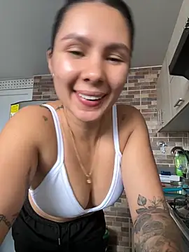 Snapshot of SofiaG_ chatting on November 8, 5:45 pm SofiaG online show from November 8, 5:45 pm