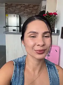 Snapshot of SofiaG_ chatting on November 10, 7:57 pm SofiaG online show from November 10, 7:57 pm