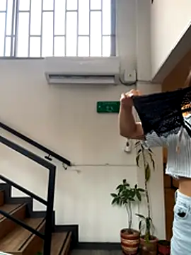 Snapshot of SofiaG_ chatting on November 28, 8:22 pm SofiaG online show from November 28, 8:22 pm