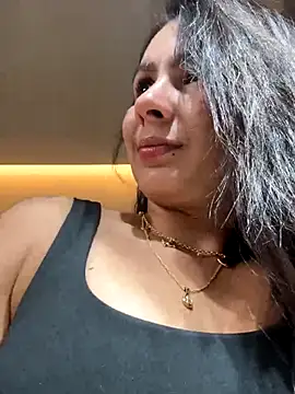 Snapshot of SofiaG_ chatting on December 3, 9:35 pm SofiaG online show from December 3, 9:35 pm