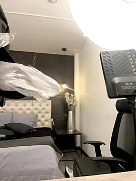 Snapshot of SofiaG_ chatting on December 15, 7:07 pm SofiaG online show from December 15, 7:07 pm