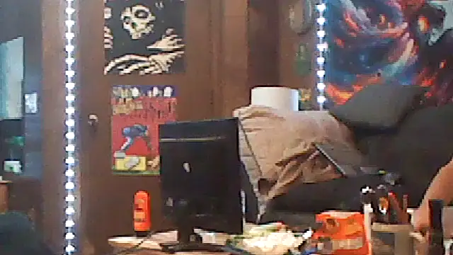 Snapshot of Mrhungwell138 chatting on September 26, 4:16 am Mrhungwell138 online show from September 26, 4:16 am