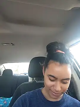 cinnaminnie online show from January 2, 2:02 pm