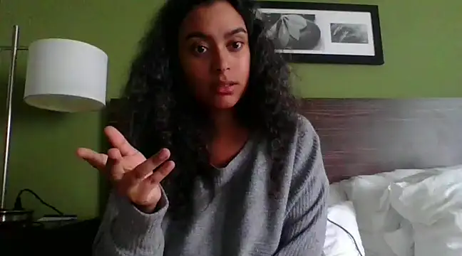 cinnaminnie online show from January 6, 4:02 pm