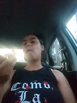 cinnaminnie online show from March 4, 11:43 pm