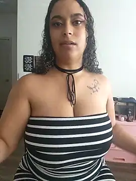 cinnaminnie online show from September 13, 9:58 pm