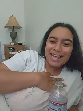 Snapshot of cinnaminnie chatting on May 15, 6:26 pm cinnaminnie online show from May 15, 6:26 pm