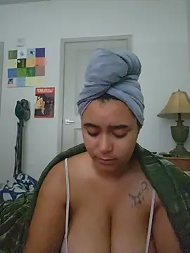 Snapshot of cinnaminnie chatting on July 7, 2:54 pm cinnaminnie online show from July 7, 2:54 pm