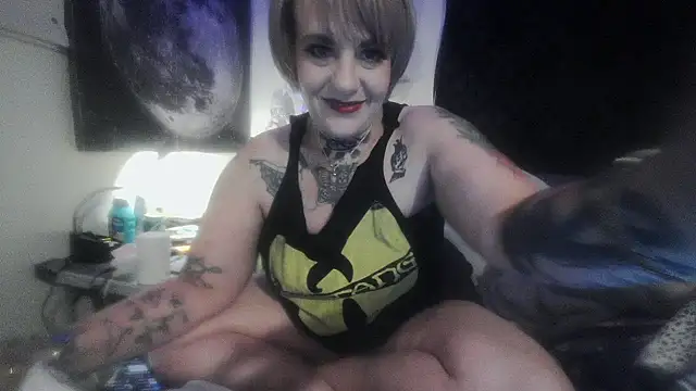 Snapshot of Hunniebunnie78 chatting on June 27, 1:43 am Hunniebunnie78 online show from June 27, 1:43 am