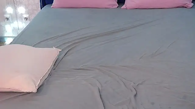 Snapshot of Evapeach_ chatting on December 7, 12:52 am Evapeach online show from December 7, 12:52 am