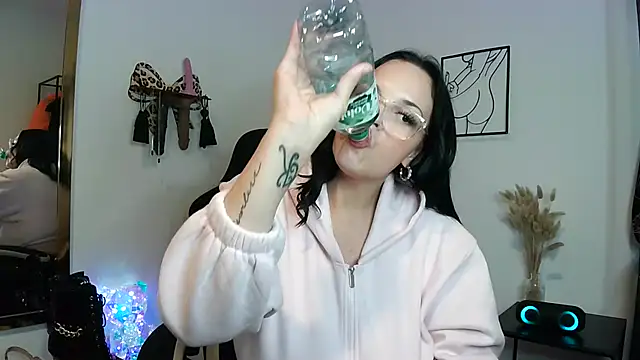 Jujuicy 97 online show from September 19, 7:47 pm