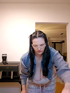 Jujuicy 97 online show from January 8, 5:04 pm