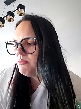 Snapshot of Jujuicy_97 chatting on May 21, 7:26 am Jujuicy 97 online show from May 21, 7:26 am