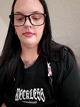 Snapshot of Jujuicy_97 chatting on May 27, 2:03 pm Jujuicy 97 online show from May 27, 2:03 pm