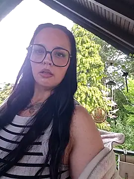 Snapshot of Jujuicy_97 chatting on June 5, 8:09 am Jujuicy 97 online show from June 5, 8:09 am