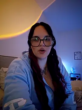 Snapshot of Jujuicy_97 chatting on June 9, 6:19 pm Jujuicy 97 online show from June 9, 6:19 pm
