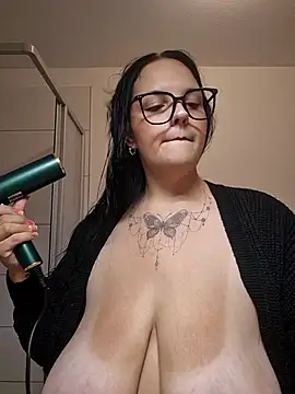 Jujuicy 97 online show from July 23, 6:44 am