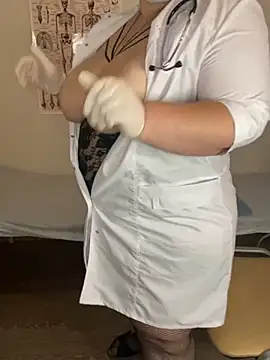 Snapshot of Tania-myr87_ZD chatting on December 15, 9:45 am Tania-myr87 ZD online show from December 15, 9:45 am