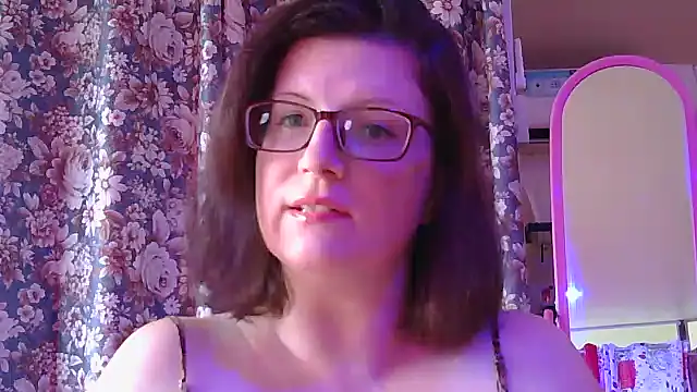 CrimsonMistress online show from December 18, 12:54 am