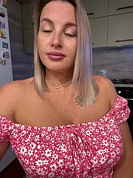 Cute Hot Alice online show from July 6, 9:17 pm