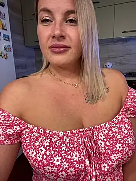 Cute Hot Alice online show from July 13, 9:28 pm