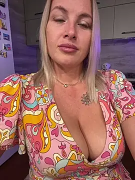 Cute Hot Alice online show from July 15, 9:20 pm