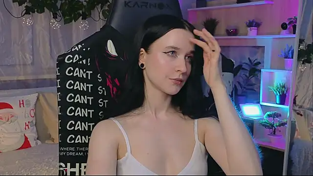 Snapshot of KiraLiLime chatting on February 26, 7:27 pm KiraLiLime online show from February 26, 7:27 pm