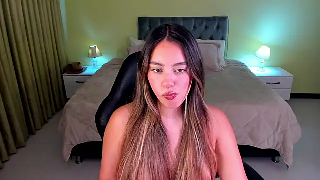  Charlotte evans 1 online show from June 11, 8:18 pm