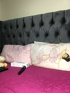 Snapshot of Anaelle24 chatting on May 13, 4:54 am Anaelle24 online show from May 13, 4:54 am