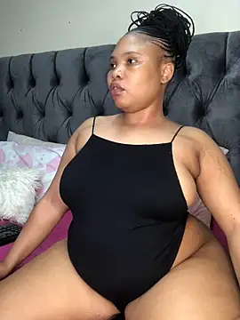 Snapshot of Anaelle24 chatting on June 8, 5:24 pm Anaelle24 online show from June 8, 5:24 pm