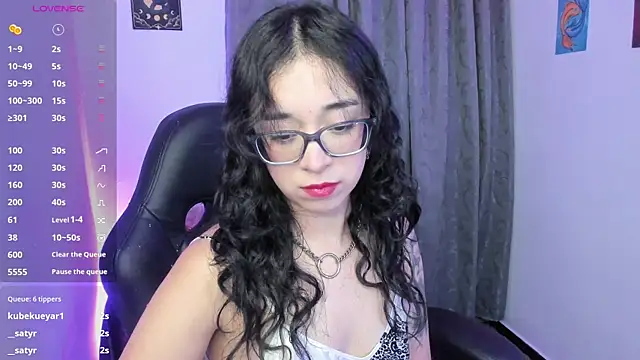 Snapshot of indra_cam chatting on June 29, 6:41 am indra cam online show from June 29, 6:41 am